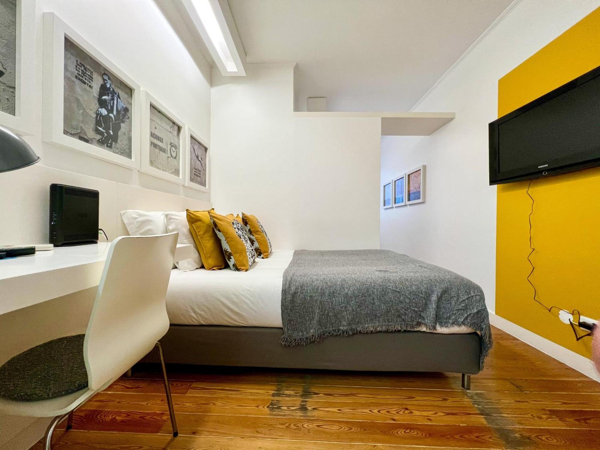 Modern Close To Timeout Market Lisboa