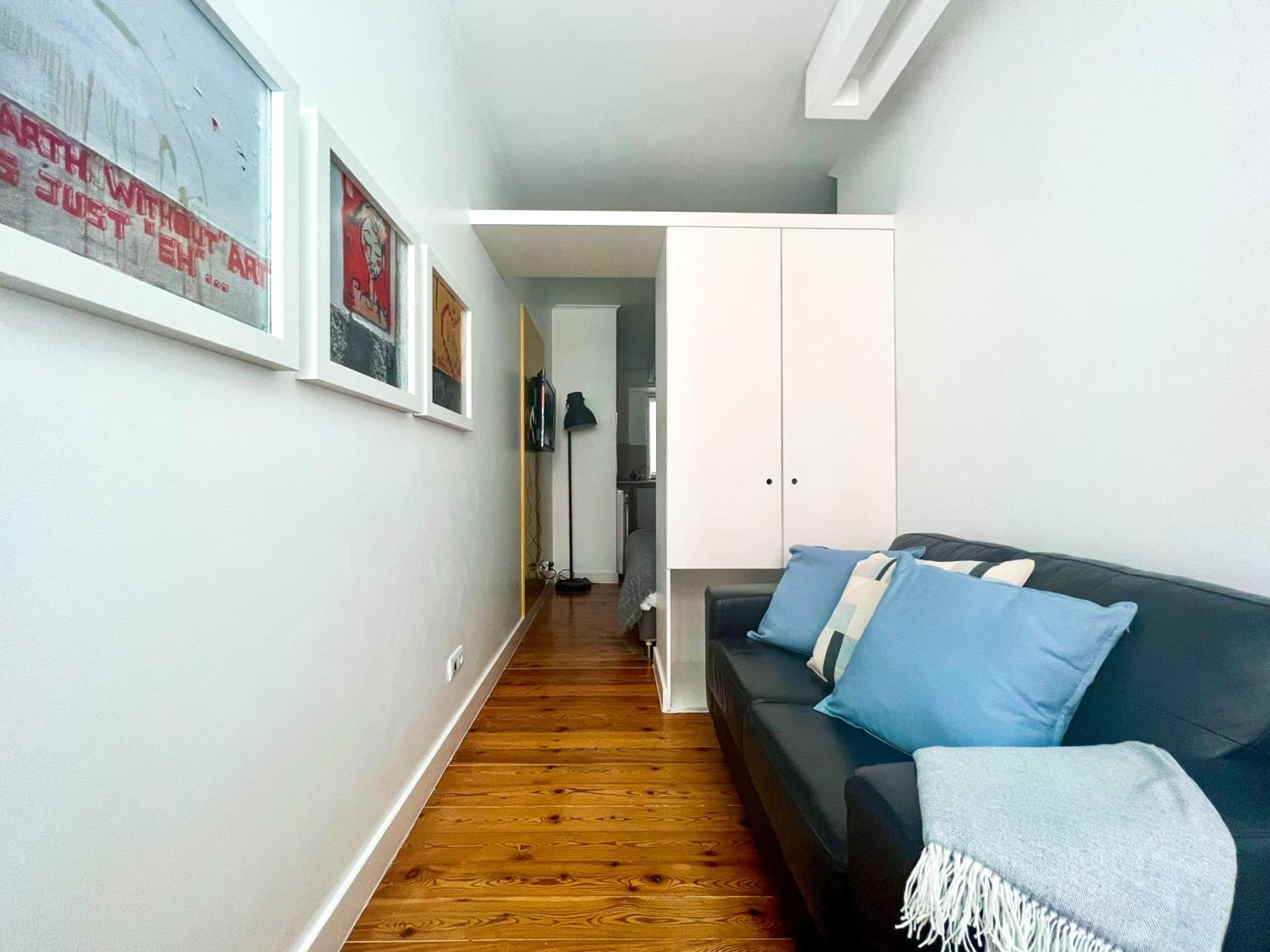 Modern Close To Timeout Market *