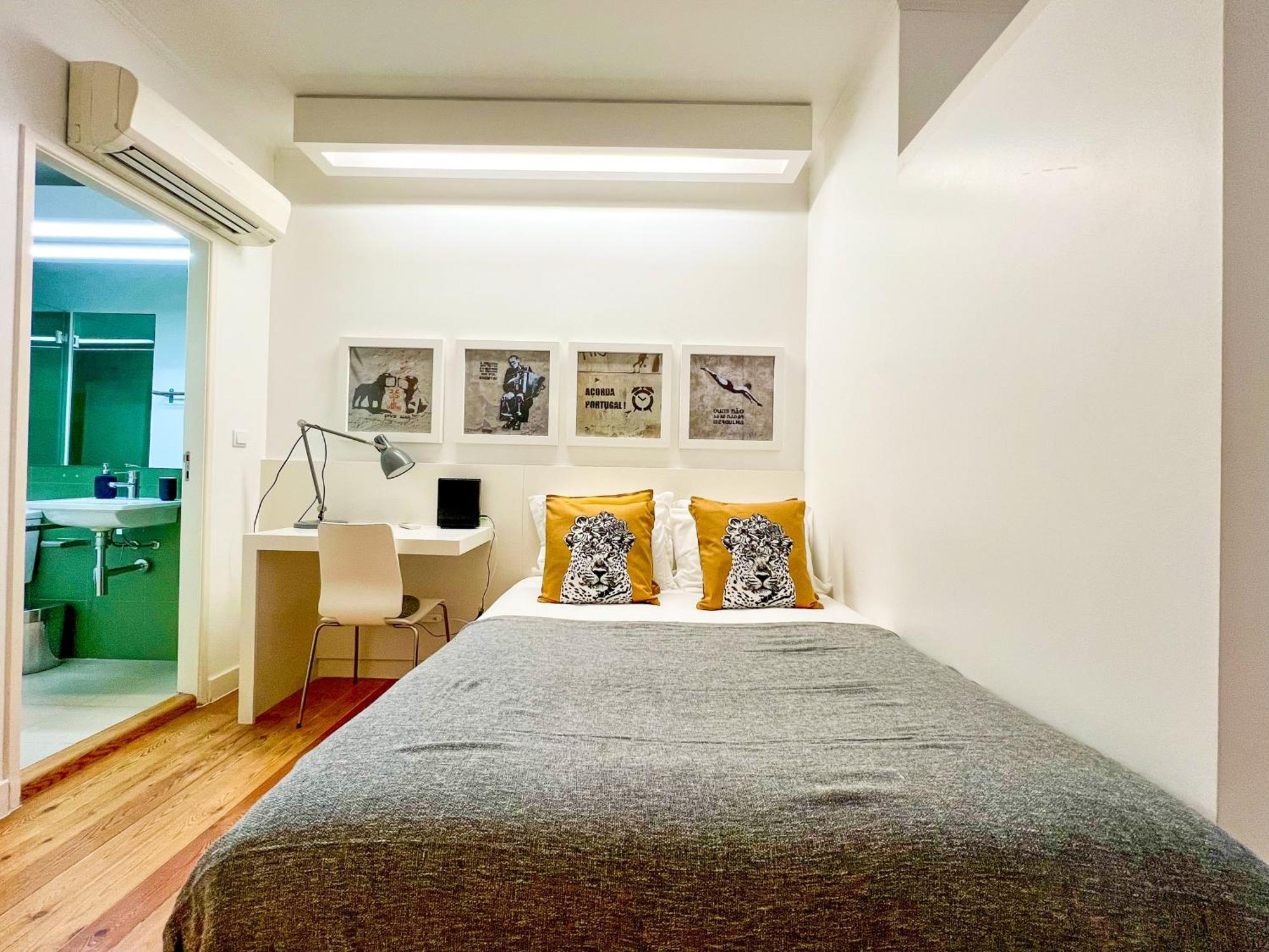 Modern Close To Timeout Market Lisboa